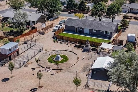 BF Ranch House & Horse Hotel