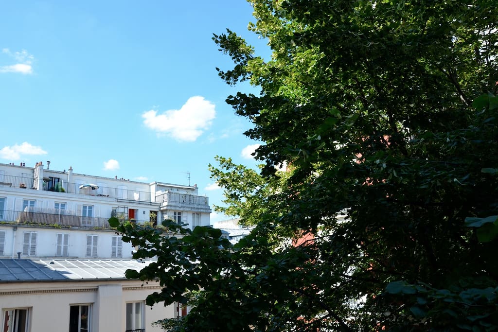 Bright and quiet 70m2 Montmartre. Apartments for Rent in Paris, Île