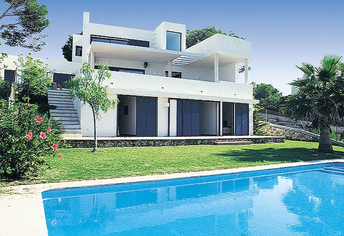 Front line Villa in Es Forti / Cala d´Or gallery image 3