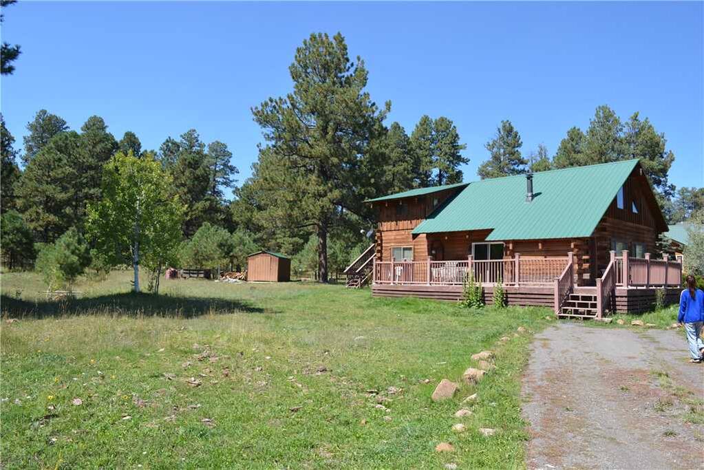 Building,Cabin,Shelter,Cottage,Hut