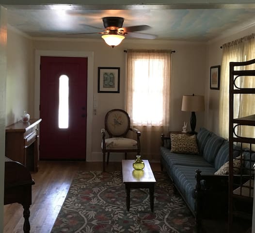 Shabby Chic  Midtown Cottage