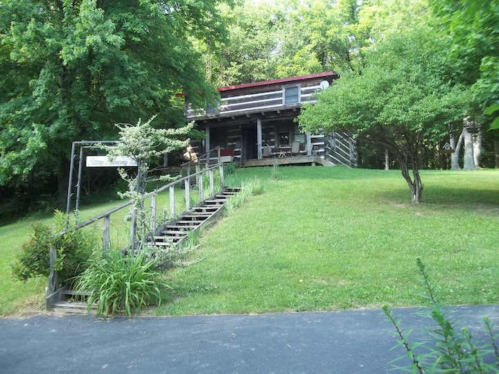 Hilltop Hide A Way Log home Cabins for Rent in Richmond, Indiana