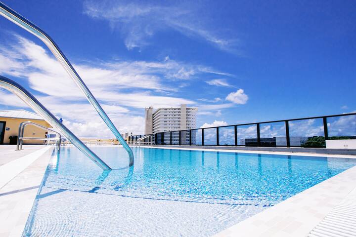 #102 2BR Apartment Rooftop Pool, Walk to Beach! gallery image 2