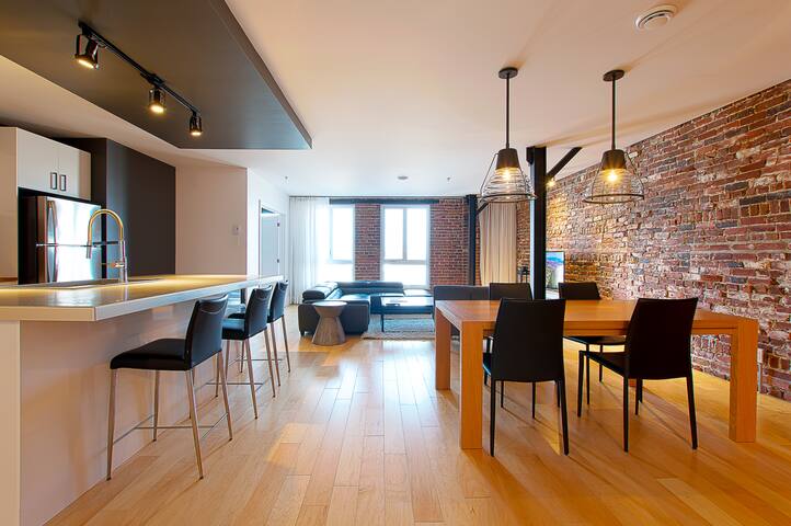 304 – Les Lofts St-Joseph – Par Les Lofts Vieux-QC gallery image 2