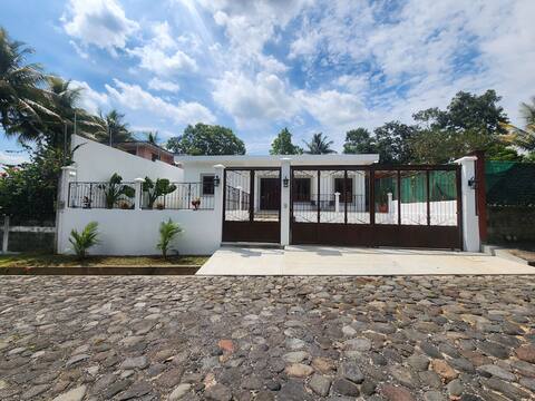 Villa Estefany.  A/C, pool & close to EL IRTRA.