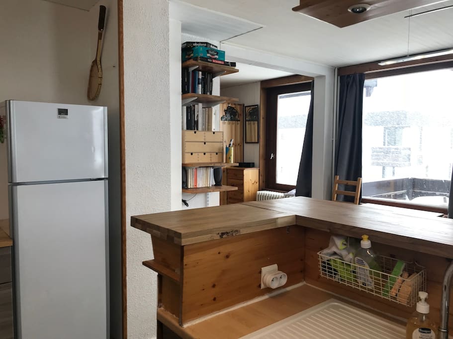 Grand frigo avec congélateur
