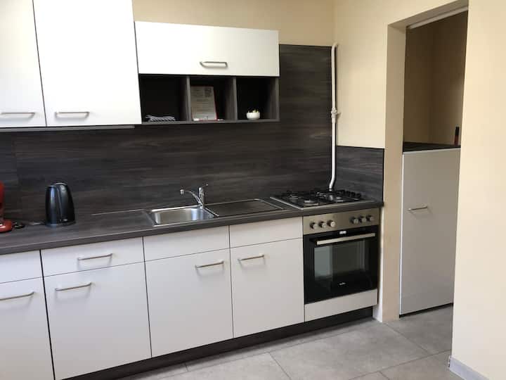 Három Hálóteres, Hatszemélyes Apartman - Szombathely