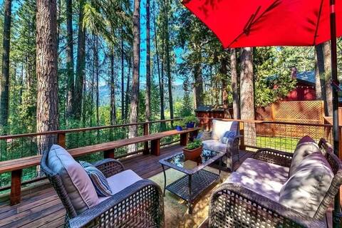 Modern Cozy Cabin w/ Spectacular Deck
