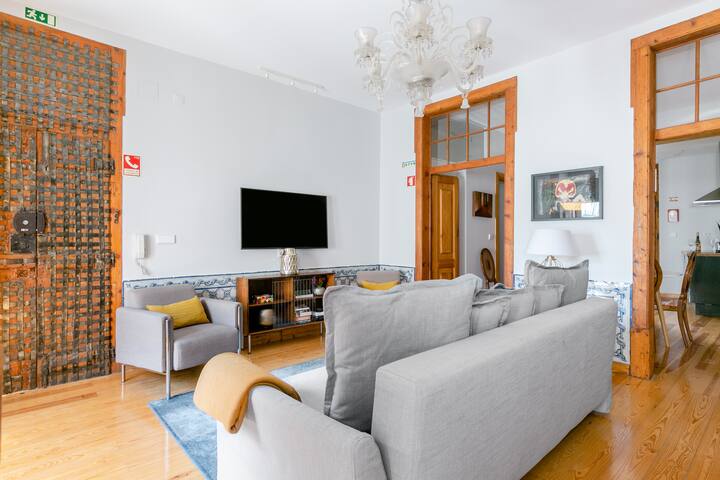 Alfama Terrace Apart First Floor With Historic Notes and AC gallery image 5