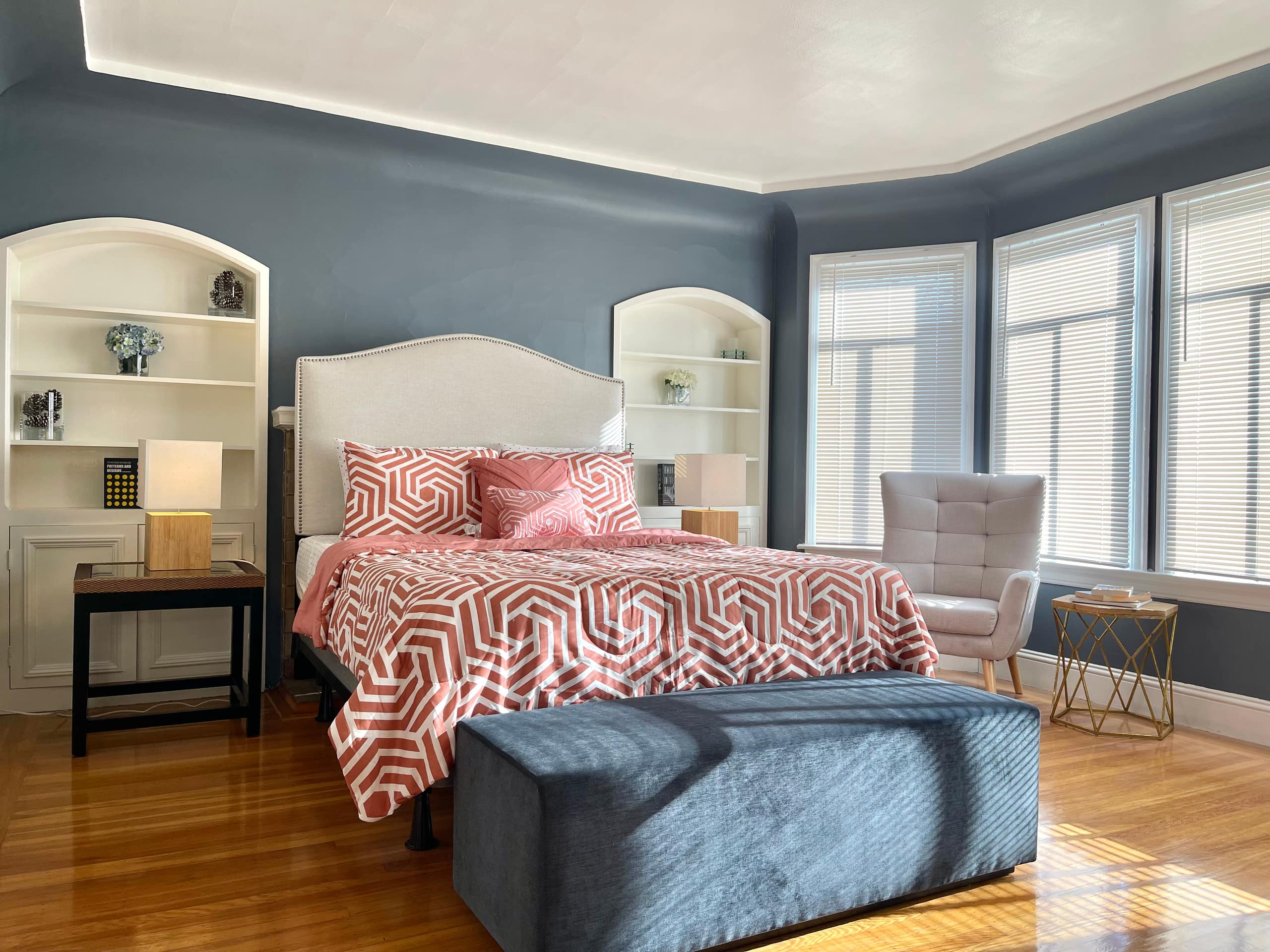 Home in San Francisco · ★4.95 · 3 bedrooms · 3 beds · 1 bath - Image 9