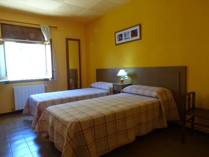 ห้องสองห้อง