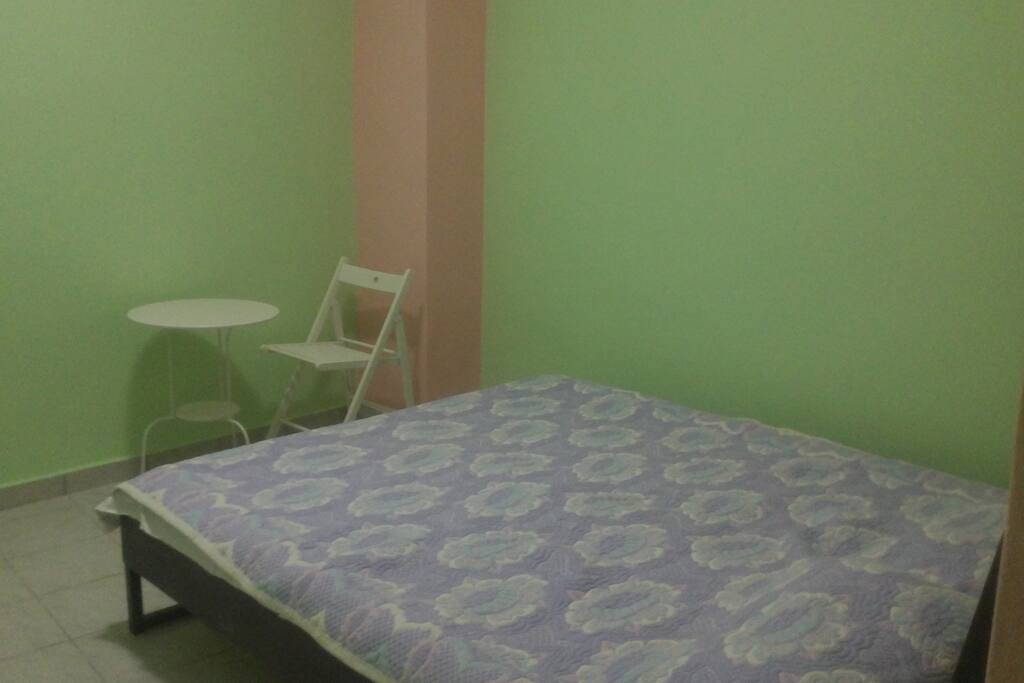 Clean and Cosy room!