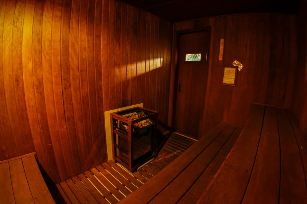Sauna seca, na área interna de lazer (reserva por apto.)
