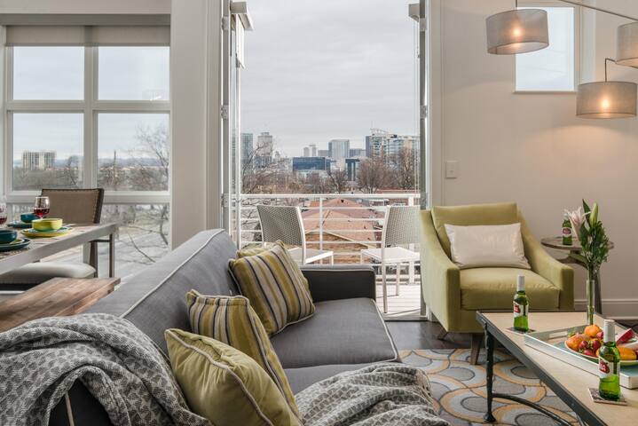 The Gulch GEM• Rooftop VIEWS, Firepit, Sleeps 12 gallery image 3