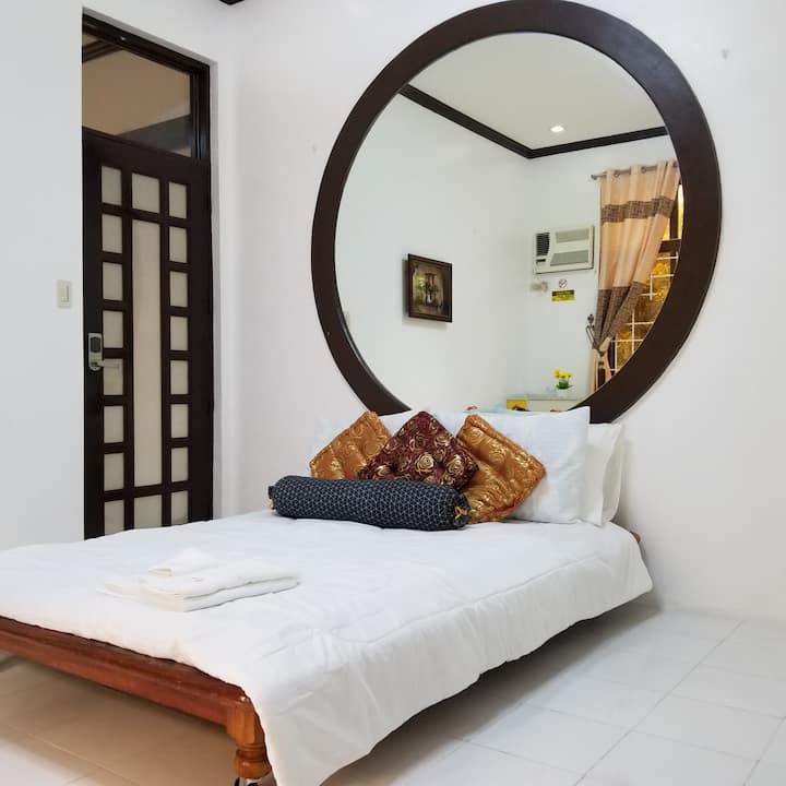 Standard size room yet plenty of room to breathe.