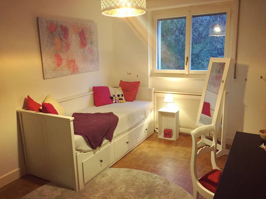 Bedroom with bed which can be open for 2 people