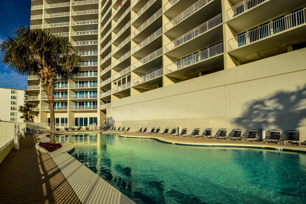 Building,Pool,Resort,Swimming Pool,Water
