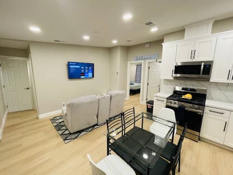 Top performing Airbnb: 15min Dwntwn/HotSpots/San Diego Convention Center in National City