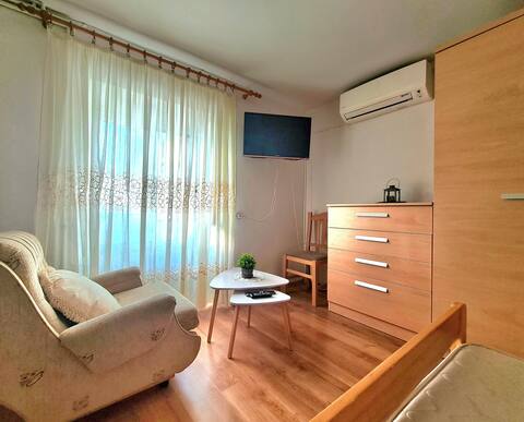 Top performing Airbnb: Apartment Antica, beautiful sea view in Bajčići