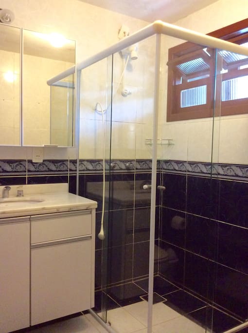 Banheiro privado, da suíte /
Private suit´s bathroom / Baño privado de la habitación