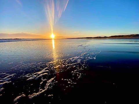 Beach House ~ Fun+Stylish+Practical ~ Drive+Garden