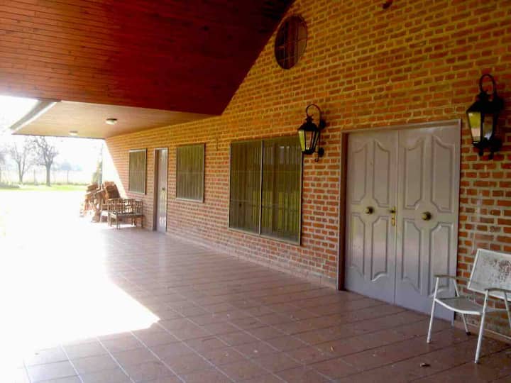 Casa De Campo Con Piscina - Cañuelas
