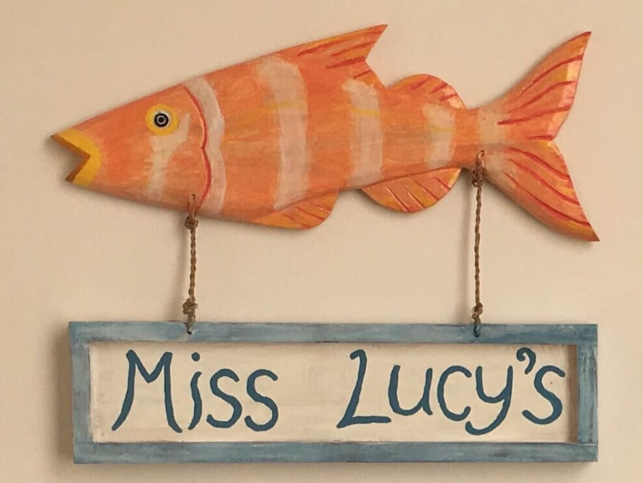 A fishy welcome to our guests from Miss Lucy (aka: Red Stumpnose)