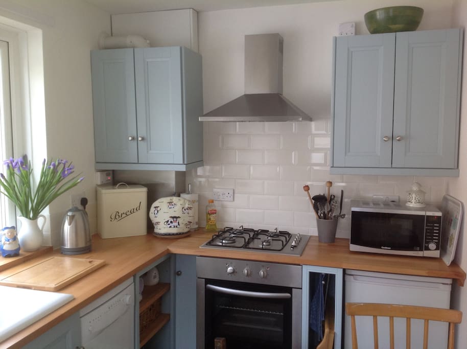 fully fitted kitchen