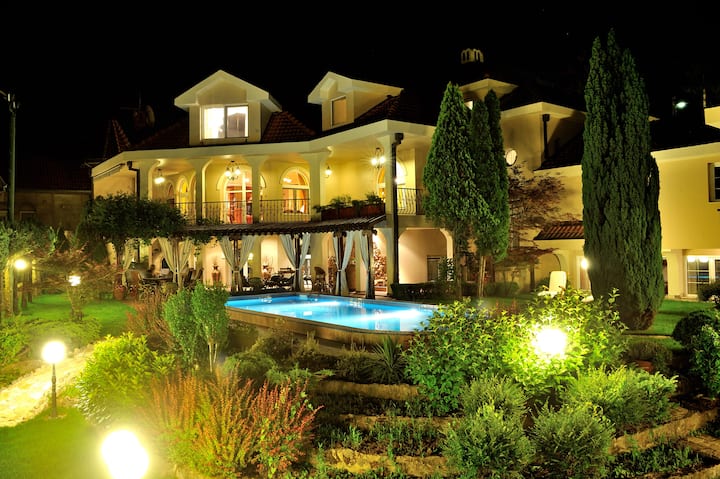 VILLA SAGA PARADISO BEOGRAD -NEAR BELGRADE CENTER