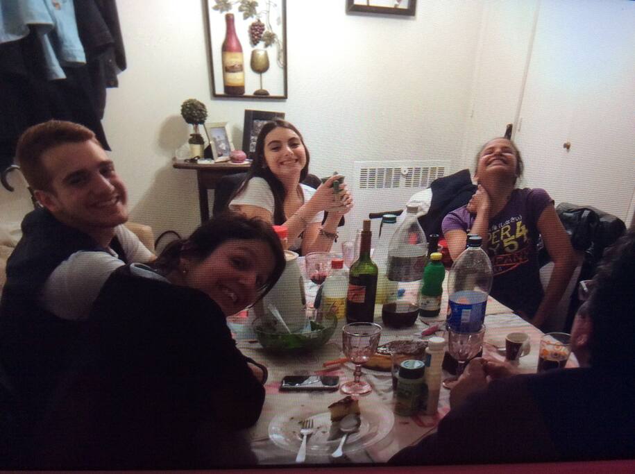 Mi familia ...nos gusta mucho comer juntos