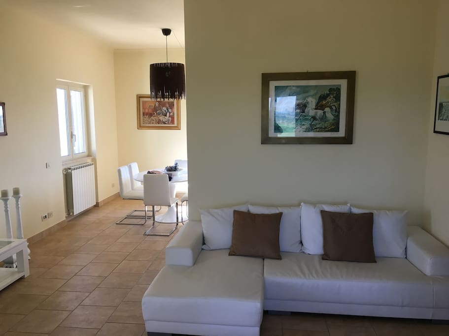 Looking toward the kitchen/dining area