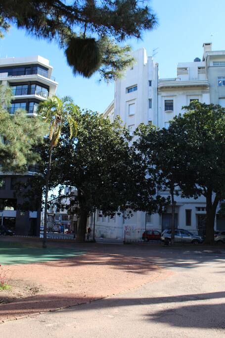 Fachada del Edificio frente a la Plaza Zabala.