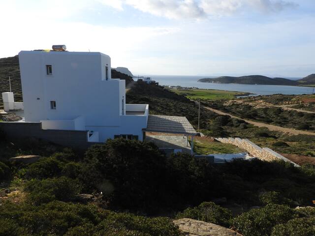 Iris_ A quiet place to relax_St George Antiparos gallery image 3