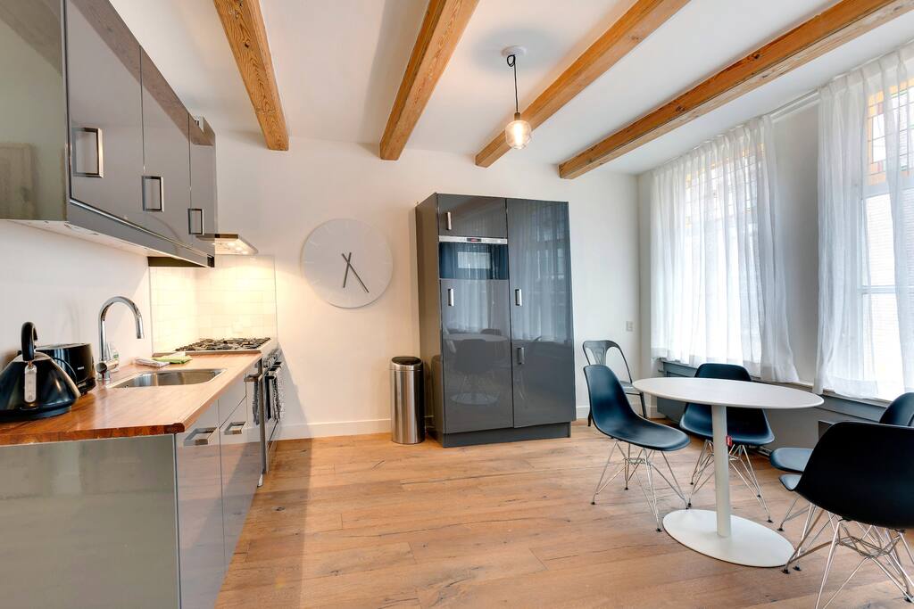 1st floor (entrance): kitchen & dining