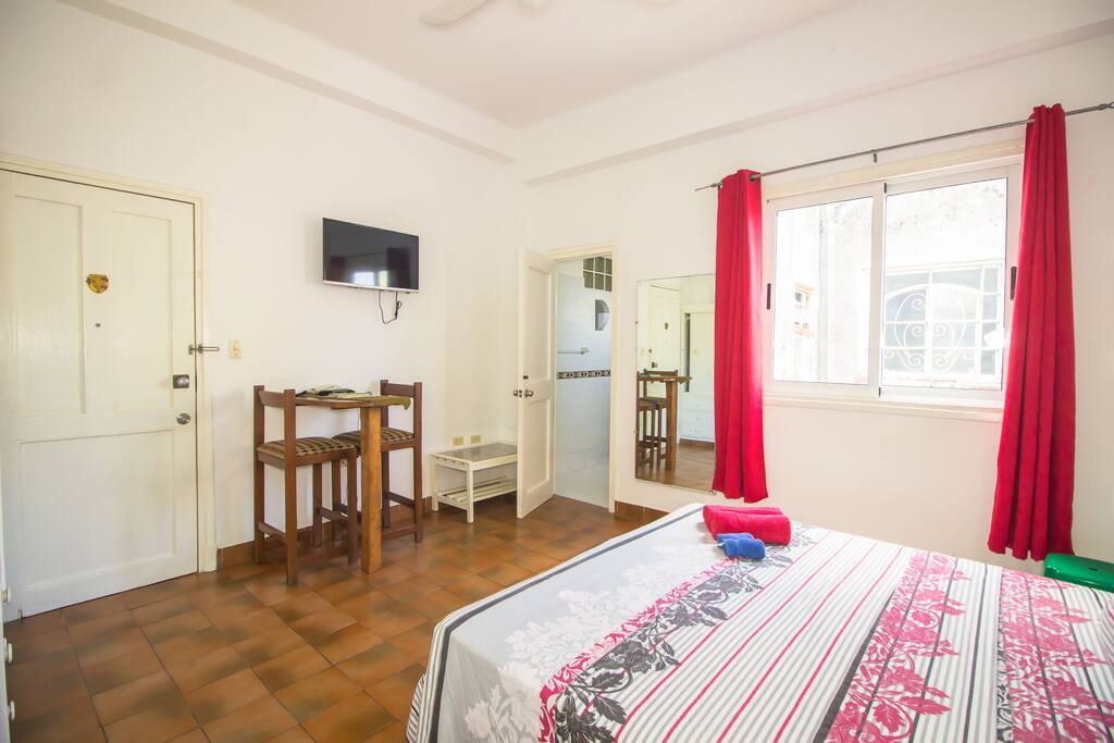 Simple, comfortable and safe place at Havana Center