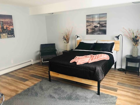 *The Lovely Place #2*Dazzling Home 3BR/1BA Sleeps8