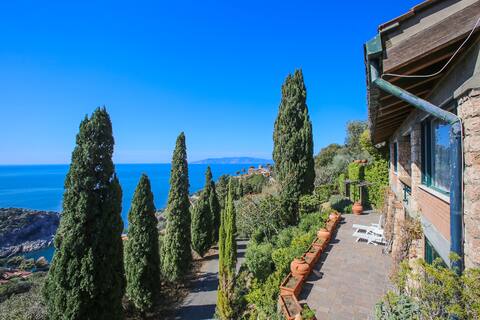Villa - Incredible View - Private Beach - Jacuzzi