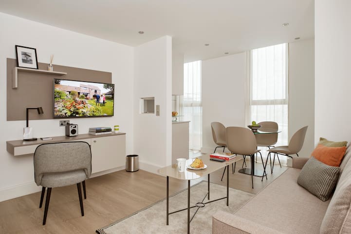 Two Bed Luxury Serviced Apartment Holborn