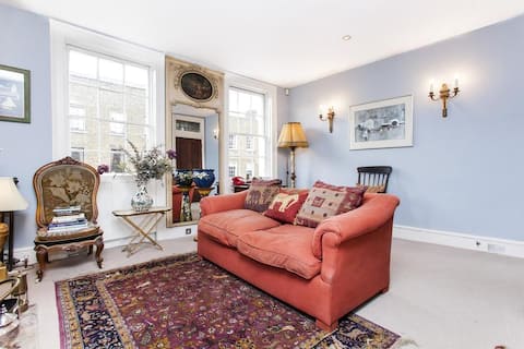 Successful Airbnb property: A Perfect Small London Townhouse, at the Angel in Islington