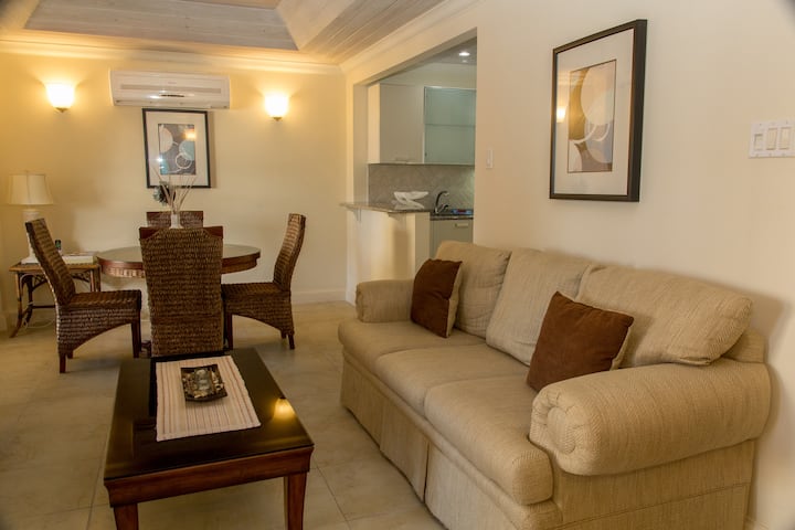 Spacious One Bedroom - White Sands Beach Condos - Barbados