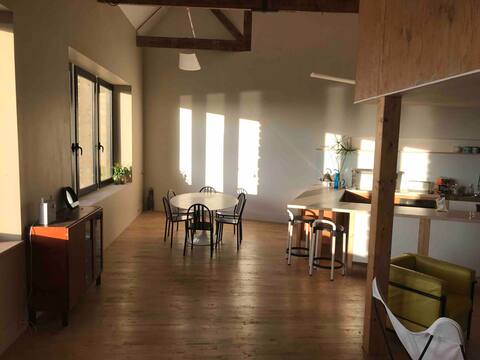 Annonce Airbnb populaire: Loft with sea view in Douarnenez à Douarnenez