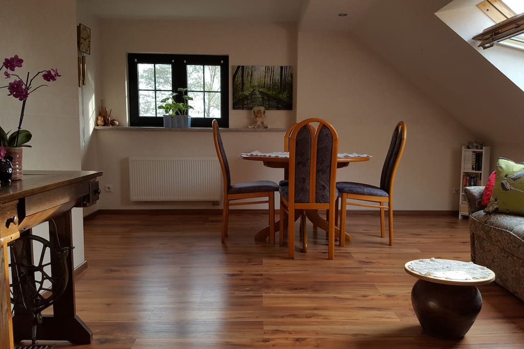 Essbereich im Wohnzimmer