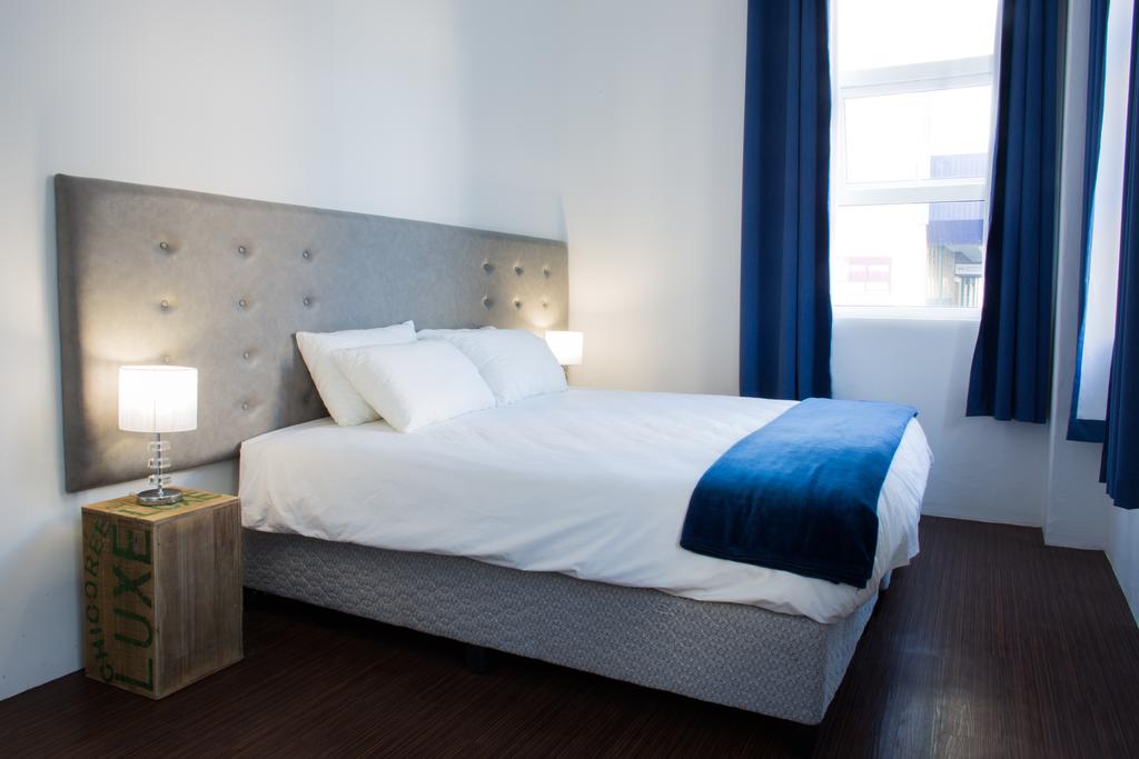 91 Loop Private Room