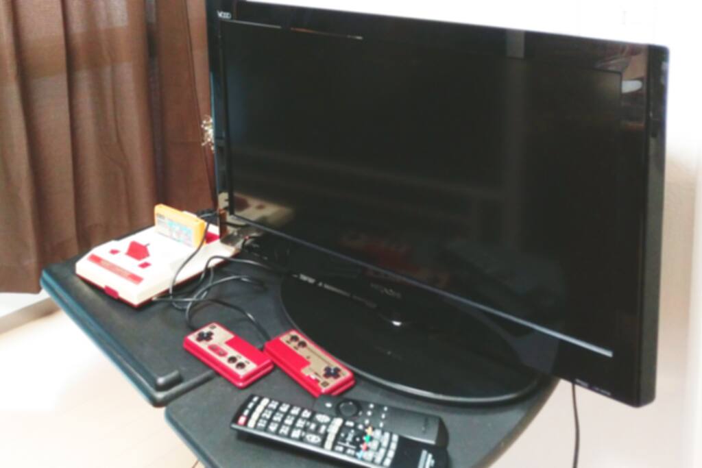 地デジTV、Fire TV、ファミコン(第一世代)を用意しています。