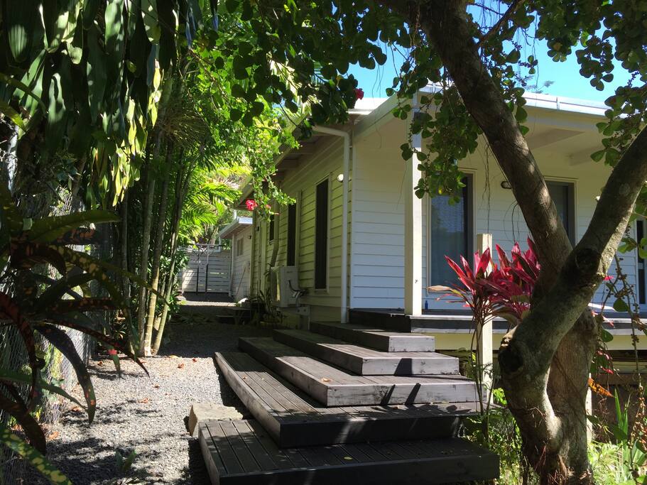 Covered Verandah to escape the heat, beautiful & peaceful garden surrounds
