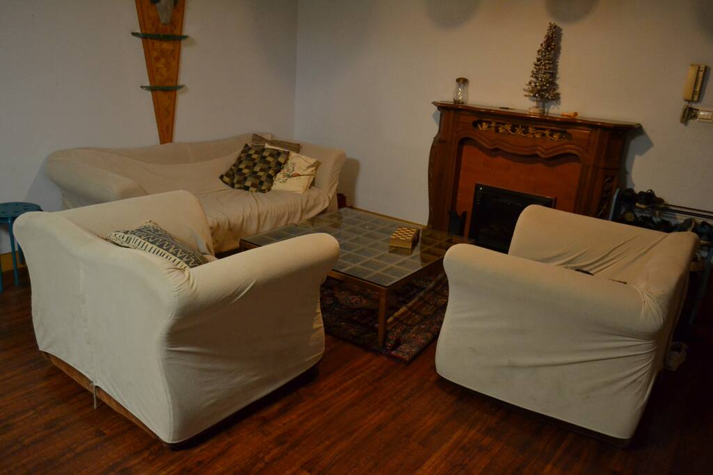 Area to relax, chill out and chat with friends