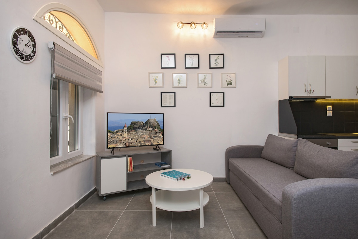 ทีวี uHD 40 นิ้วพร้อมสมาร์ททีวีภาคพื้นดินและดาวเทียมพร้อมยูทูบและเน็ตฟลิกซ์