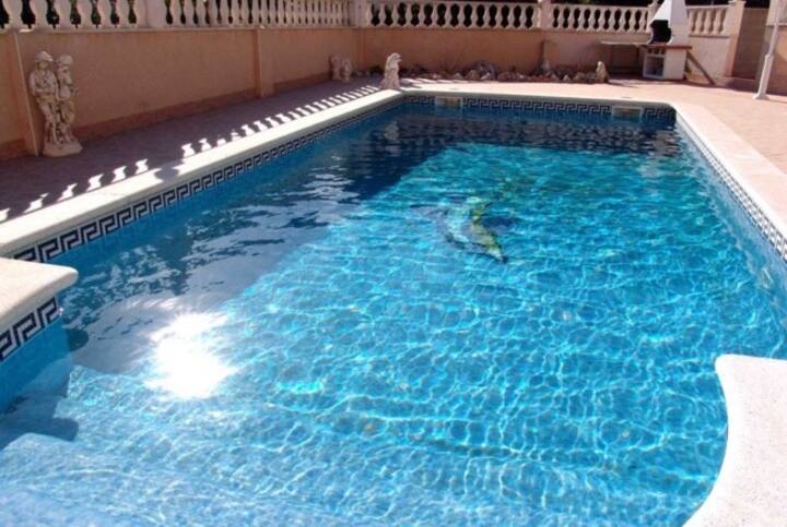 casa de verano con piscina privada