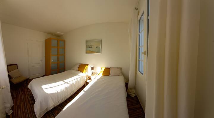 ห้องพักมี 2 เตียง 90x200