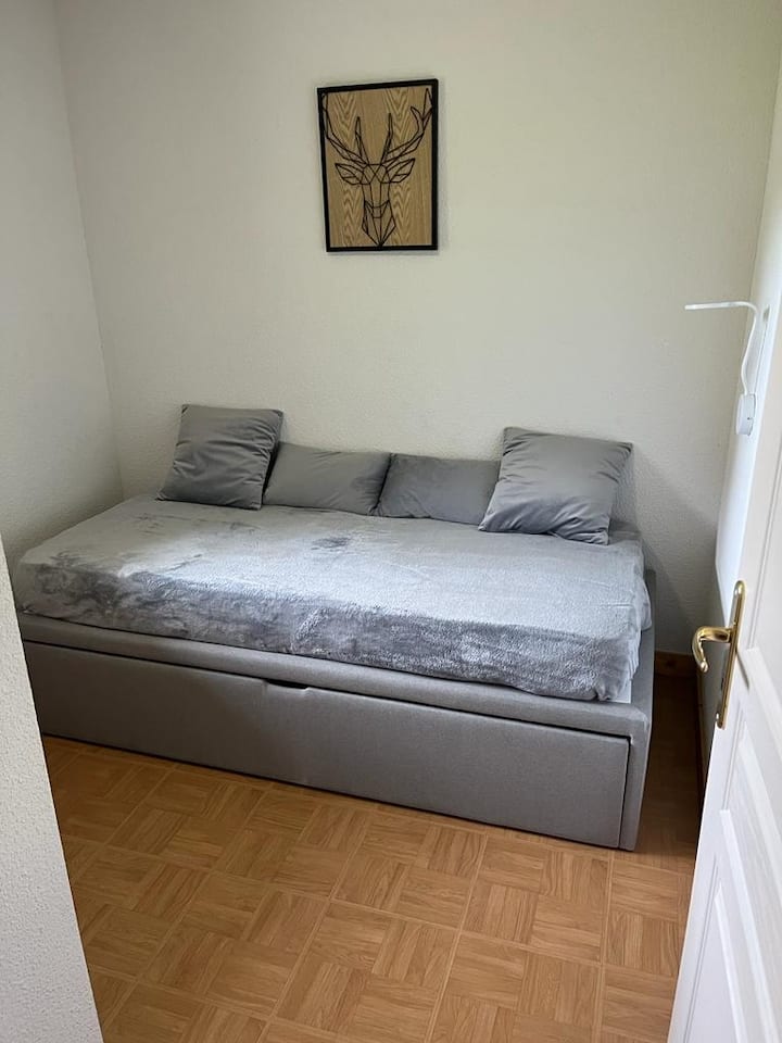 Საძინებელი 2 - გასაშლელი გასაშლელი დივანი: 2 საწოლი 90x190 სმ